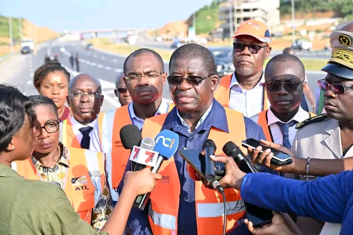 Monsieur le ministre Hien sie en visite de terrain