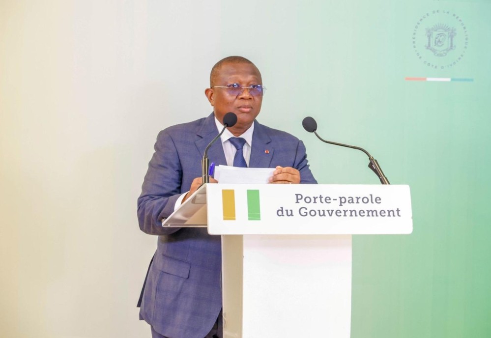 le porte-parole du gouvernement, le  ministre de la Communication, Amadou Coulibaly
