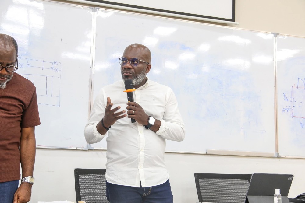 Madoch&eacute;e Ak&eacute; un des  professionnels venus partager lson exp&eacute;rience et son  savoir-faire avec les &eacute;tudiants de Licence 1 et Licence 2 de la fili&egrave;re Architecture d&rsquo;int&eacute;rieur de l'universit&eacute; de bondoukou