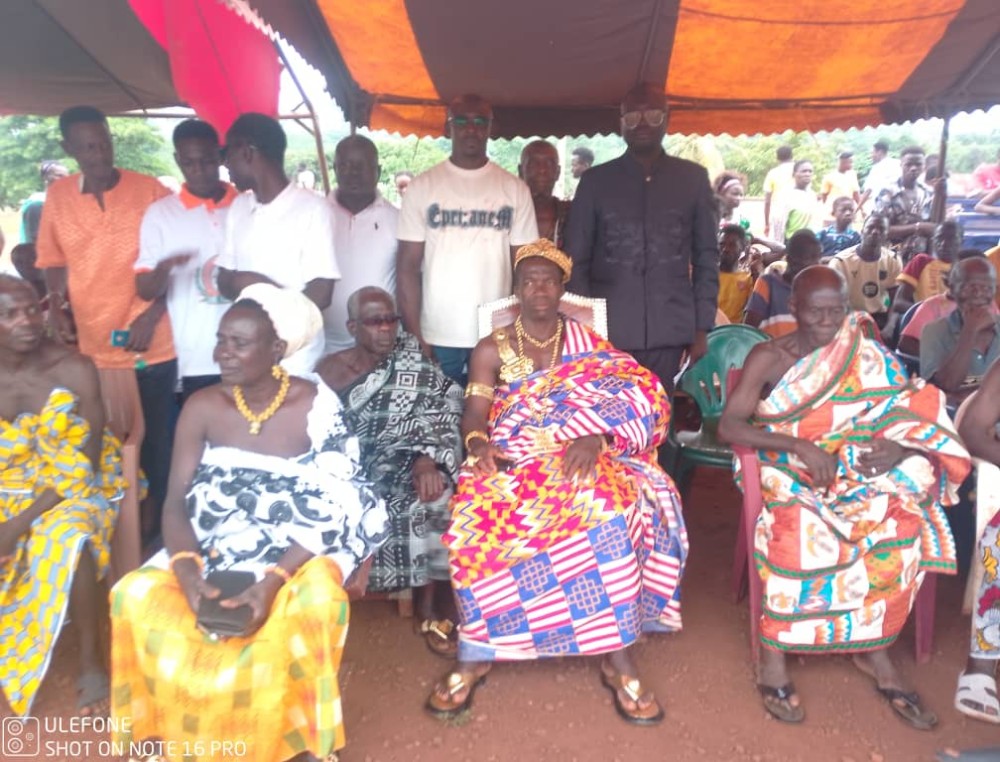 Gbaki, village de la r&eacute;gion du Gontougo, illustre &agrave; la fois les succ&egrave;s d&rsquo;une jeunesse mobilis&eacute;e pour l&rsquo;&eacute;ducation et les d&eacute;fis persistants du monde rural ivoirien.