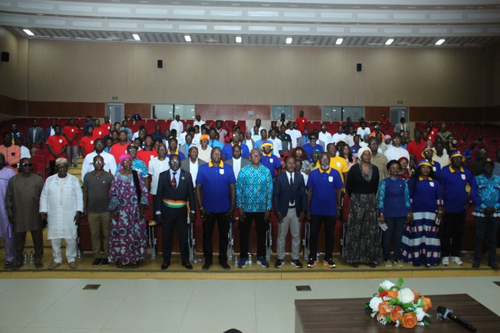 La communaut&eacute; universitaire de Bondoukou mobilit&eacute; autour des autorit&eacute;s administratives et politiques pour accueillir le Rotary club de bondoukou